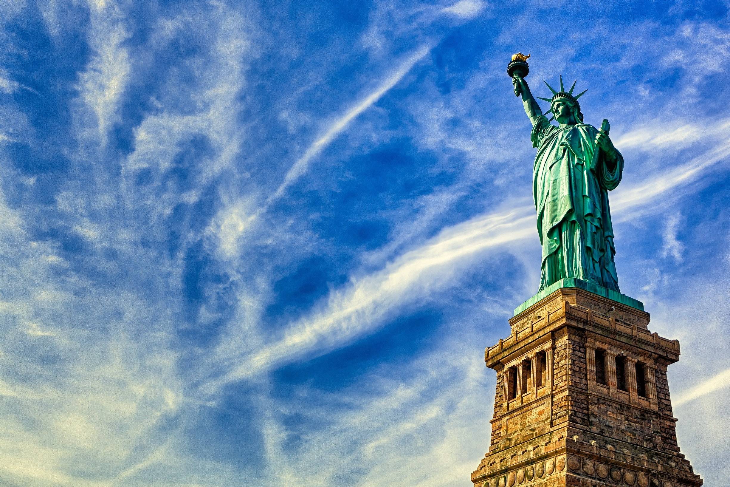 Какой символ свободы. Статуя свободы США. НЬЮЙ РРК статуя свободы. США Нью-Йорк статуя свободы.