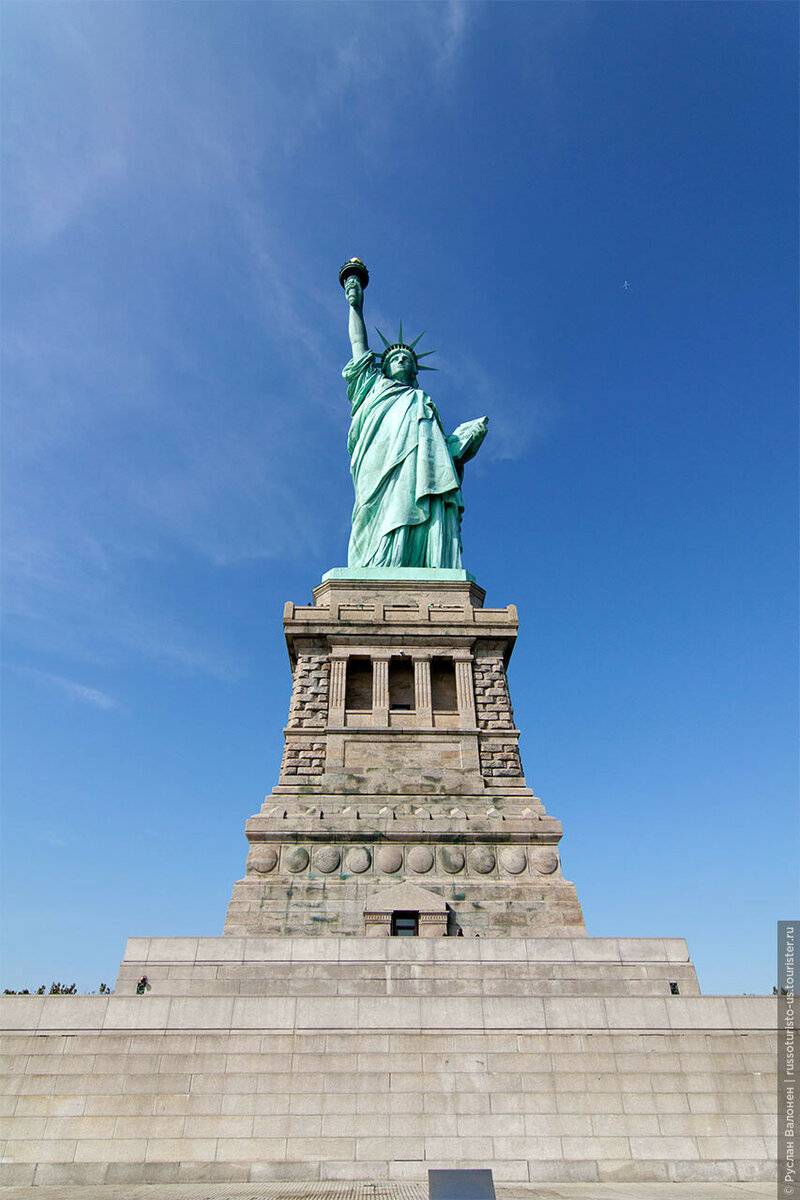 статуя америки